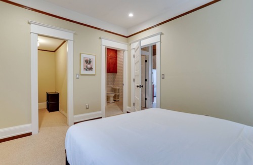 Greenwood House | Pet-Friendly Seattle Home ~ 6 Mi to Downtown!