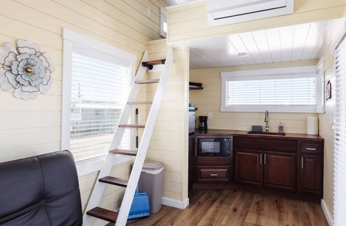 Apple Valley House | Pet-Friendly Stay Near Zion Trails BBQ & Deck