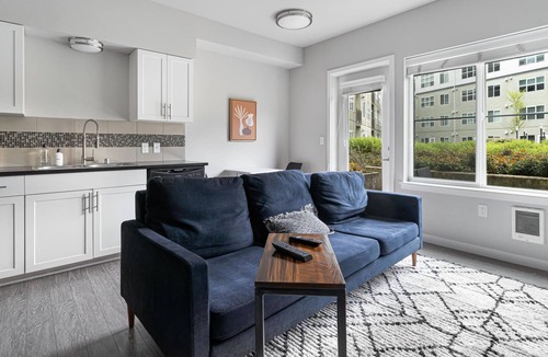 Bothell Apartment | Pet-Friendly Studio in Bothell Near Trails & Shops