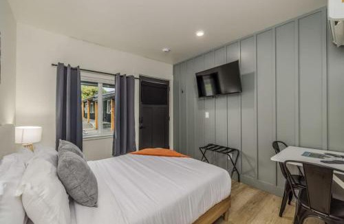 Coeur d'Alene Hotel | Pet Friendly Studio Next To Food Pavilion