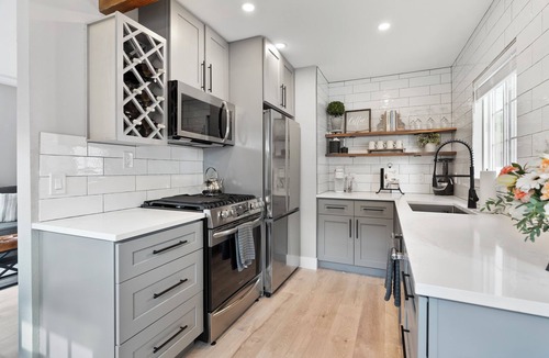 Puyallup Cottage | Petite Perfection, Bungalow in the heart of Puyallup.