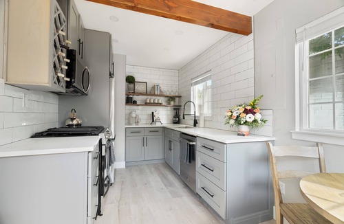 Puyallup Cottage | Petite Perfection, Bungalow in the heart of Puyallup.