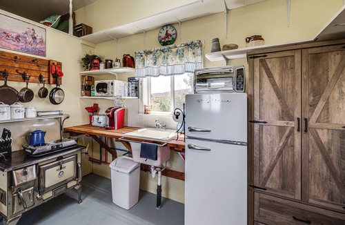 Grangeville Cottage | Pets Welcome! Quiet Country Cabin in Grangeville