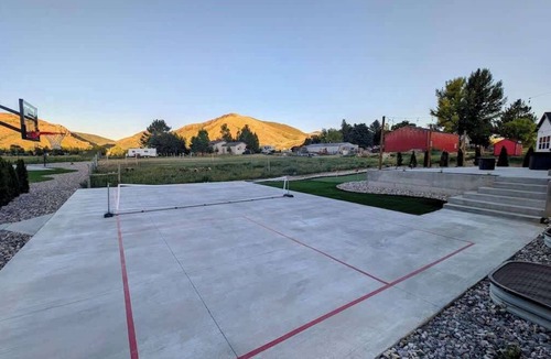 Lava Hot Springs House | Pickleball Playhouse, Hot Tub, Theater, Game Room!