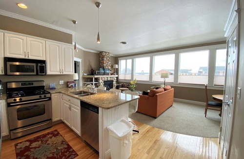 St Ignace Condo | Pier Harbor Condo #1-Downtown St.Ignace