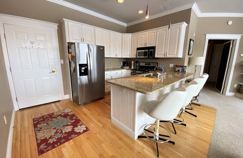 St Ignace Condo | Pier Harbor Condo #1-Downtown St.Ignace