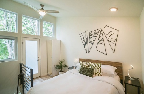 North Delridge House | Pigeon Hill Modern Townhome