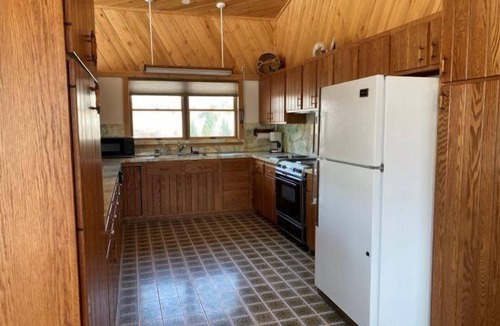 Wapiti House | Pinnacle of Wapiti- On the Way to Yellowstone, Large Family Home, close to River Access