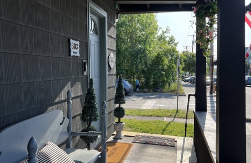 Ridgefield Apartment | Pioneer Heritage Apt 1 Downtown Ridgefield