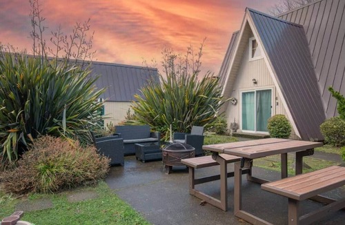 Ocean Shores Villa | Pirate 2-story Villa Near Beach