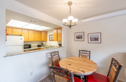 Jackson House | Pitchfork 539: Town of Jackson- Large Condo- Walk to Town Square