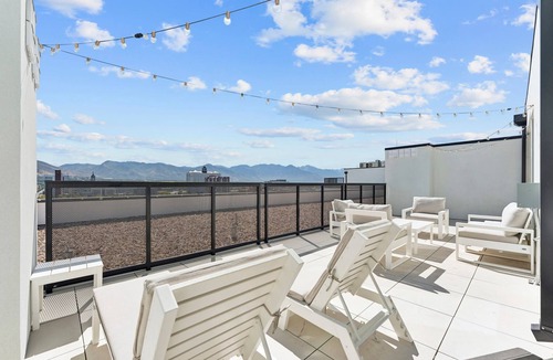 Rio Grande Apartment | Placemakr Salt Lake City Downtown, Apartments by Hilton