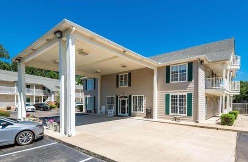 Millington Hotel | Plantation Oaks Suites & Inn Millington