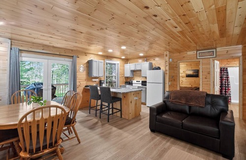 Beulah House | Platte River Cabin: Summer Bliss: Kayak, Fish & Relax by the River!