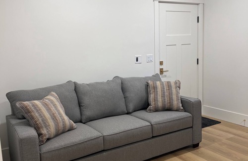 Salem Apartment | Pleasant 1-bedroom apartment with WiFi in charming Salem