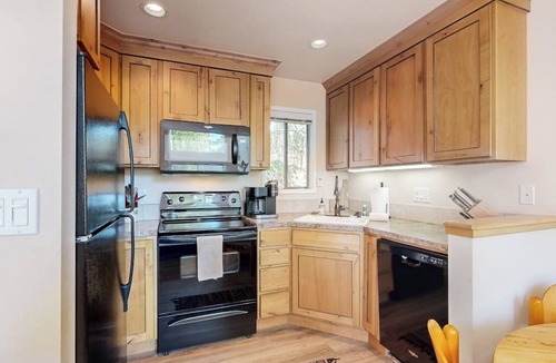 Elkhorn Village Condo | Pleasant condo with private washer/dryer