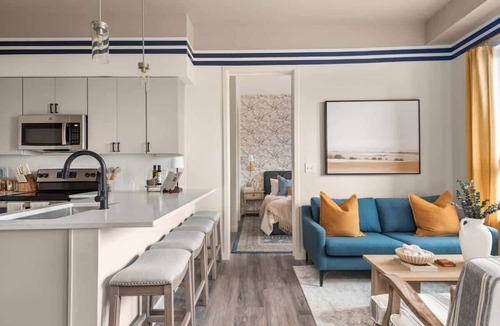 Edgehill Apartment | Plush Haven on Music Row - Parking, Rooftop Lounge