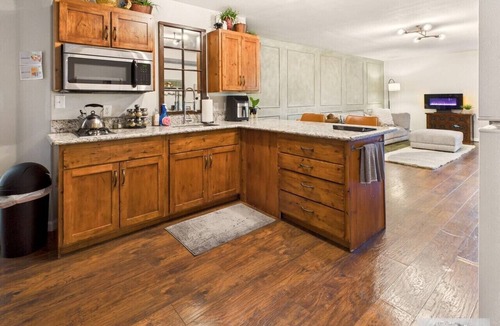 Philomath House | PNW Countryside Estate with Playground and Pickleball court