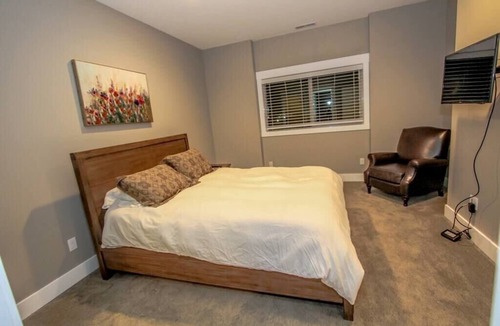 Sedro-Woolley House | PNW Modern Town House, Unit B