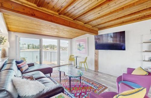 Rollingbay House | Point Perfect