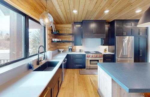 Victor House | Pole Canyon Cabin Mountain Modern Sophisticated Luxury in Victor ID w/Loft