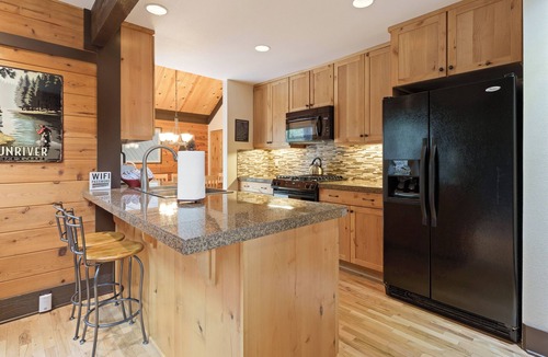 Sunriver Cabin | Pole House 10 - Updated Cabin, SHARC, Hot Tub