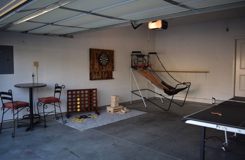 Meridian House | Pool~Garage Games~Pet Friendly~BBQ
