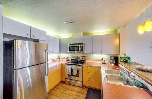 Chelan Apartment | Pool, Hot Tub, & Beach Access! Chelan Family Haven