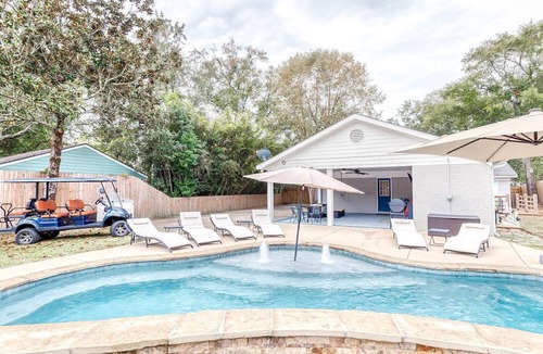 Long Beach House | POOL with Heating option! 6-seater Golf Cart &GameRoom! Walk to Beach &Downtown!