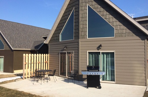 Arnolds Park Cabin | Poolside Cabin 178 at Bridges Bay Resort on East Okoboji Lake