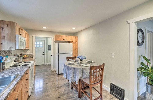 Port Angeles House | Port Angeles Retreat - 1 Mi to Downtown!