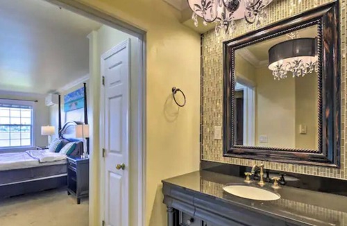 Retsil House | Port Orchard Luxury Retreat