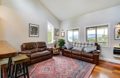 Adelma Beach House | Port Townsend Home: Spacious Yard & Mountain Views