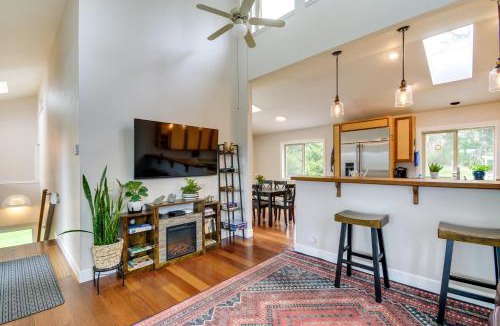 Adelma Beach House | Port Townsend Home: Spacious Yard & Mountain Views