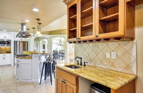North Plains House | Portland Area Group Getaway: Hot Tub & Views!