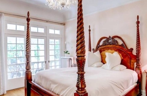Irvington Bed & Breakfast | Portland's White House