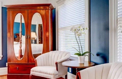 Irvington Bed & Breakfast | Portland's White House Bed & Breakfast - The George & Martha Room