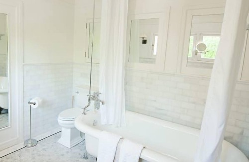 Irvington Bed & Breakfast | Portland's White House Bed & Breakfast - The George & Martha Room