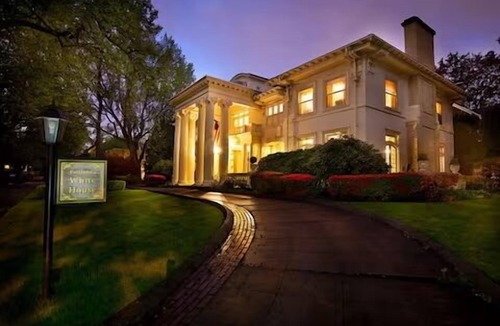 Irvington Bed & Breakfast | Portland's White House Bed & Breakfast - The George & Martha Room