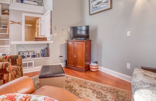 Sunriver Condo | Powder Village B2 is an Inviting, Updated Sunriver Condo with Open Living Space!