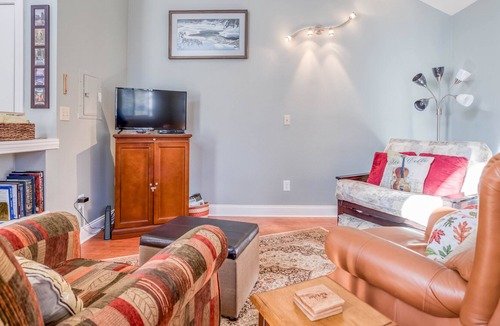 Sunriver Condo | Powder Village B2 is an Inviting, Updated Sunriver Condo with Open Living Space!