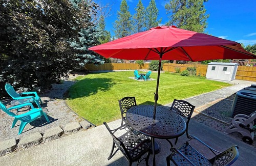 Spokane House | Premium Theatre Hot-Tub Forest View Home near Whitworth University