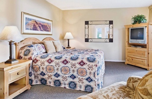 Flagstaff Resort | Price drop, 2-bedroom 2 bath resort with full kitchen, W/D pool, spa & much more