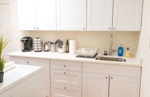 Hough House | Prime Location Downtown Vancouver