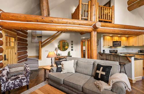 Powder Ridge Ski Chalet | Prime Ski-In/Ski-Out Big Sky Powder Ridge Cabin