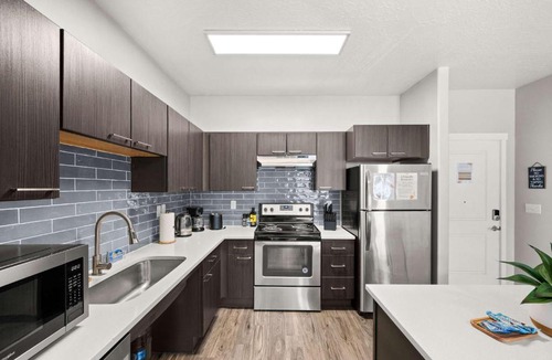 Fairpark Apartment | Prime SLC - Airport - Convention - Hot tub