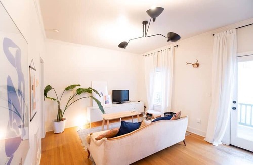 Atlantic House | Private 2 Bedroom Bungalow w/Wi-Fi + Kitchen