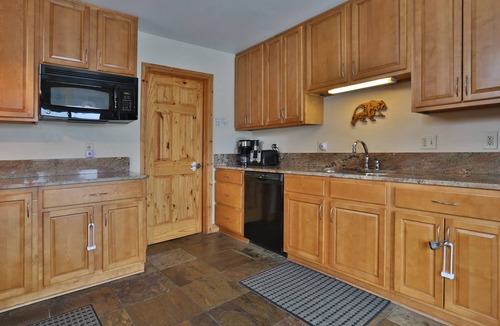 Comins Cabin | Private 50-Acre Northern MI Lodge. Walk to Golf & Fun Park. Trails Onsite