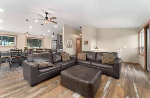 Pine House | Private 60-Acre Mountain Retreat | Hot Tub & Views
