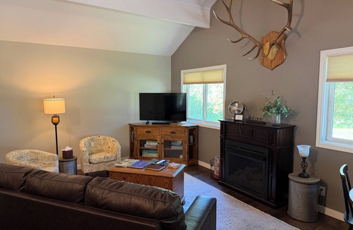 Hoback Junction House | Private and Cozy Guesthouse! Very Selective Booking! Sleeps 4!